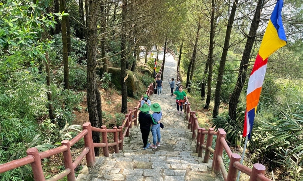 Chùa hương tích bao nhiêu bậc thang thiêng