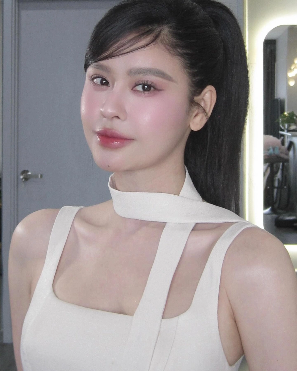 Hình ảnh avatar con gái phù hợp làm ảnh đại diện nhẹ nhàng và dễ thương.