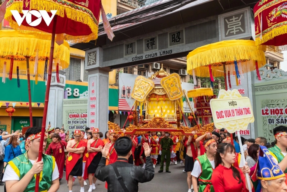 Chùa Láng quận Đống Đa nằm giữa khu dân cư đông đúc.