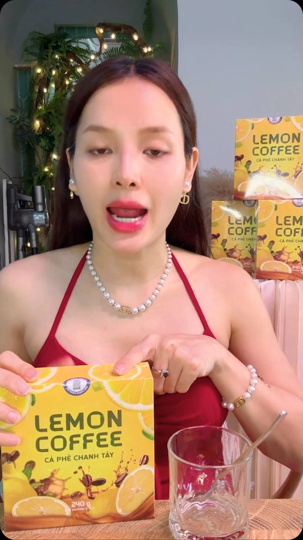 Ảnh gái đẹp làm hình nền điện thoại giúp màn hình thêm sinh động và thu hút.