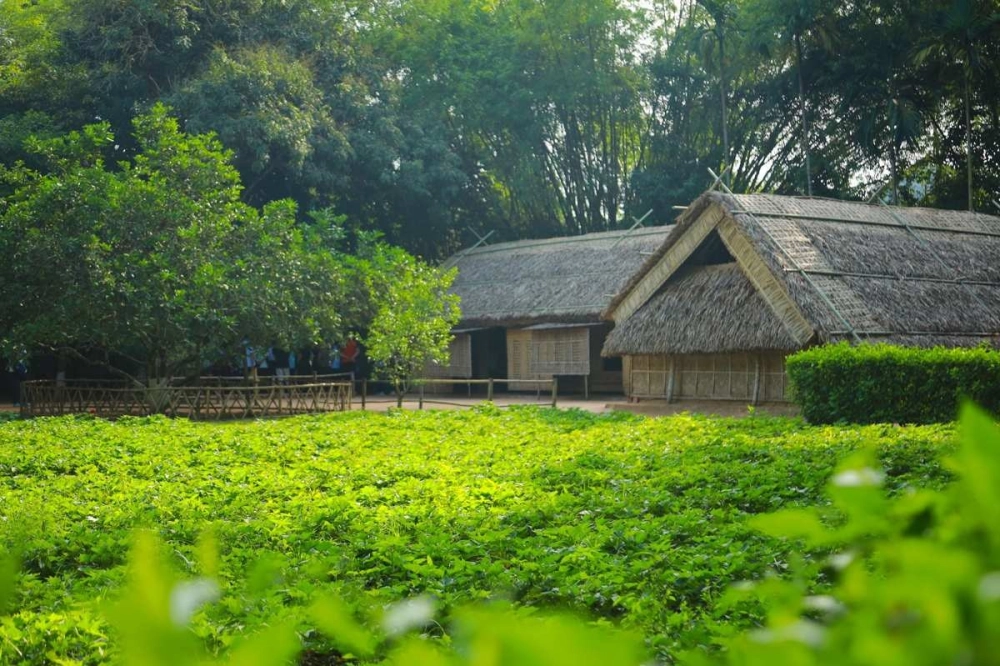 Khu di tích Kim Liên linh thiêng, mang ý nghĩa thiêng liêng.