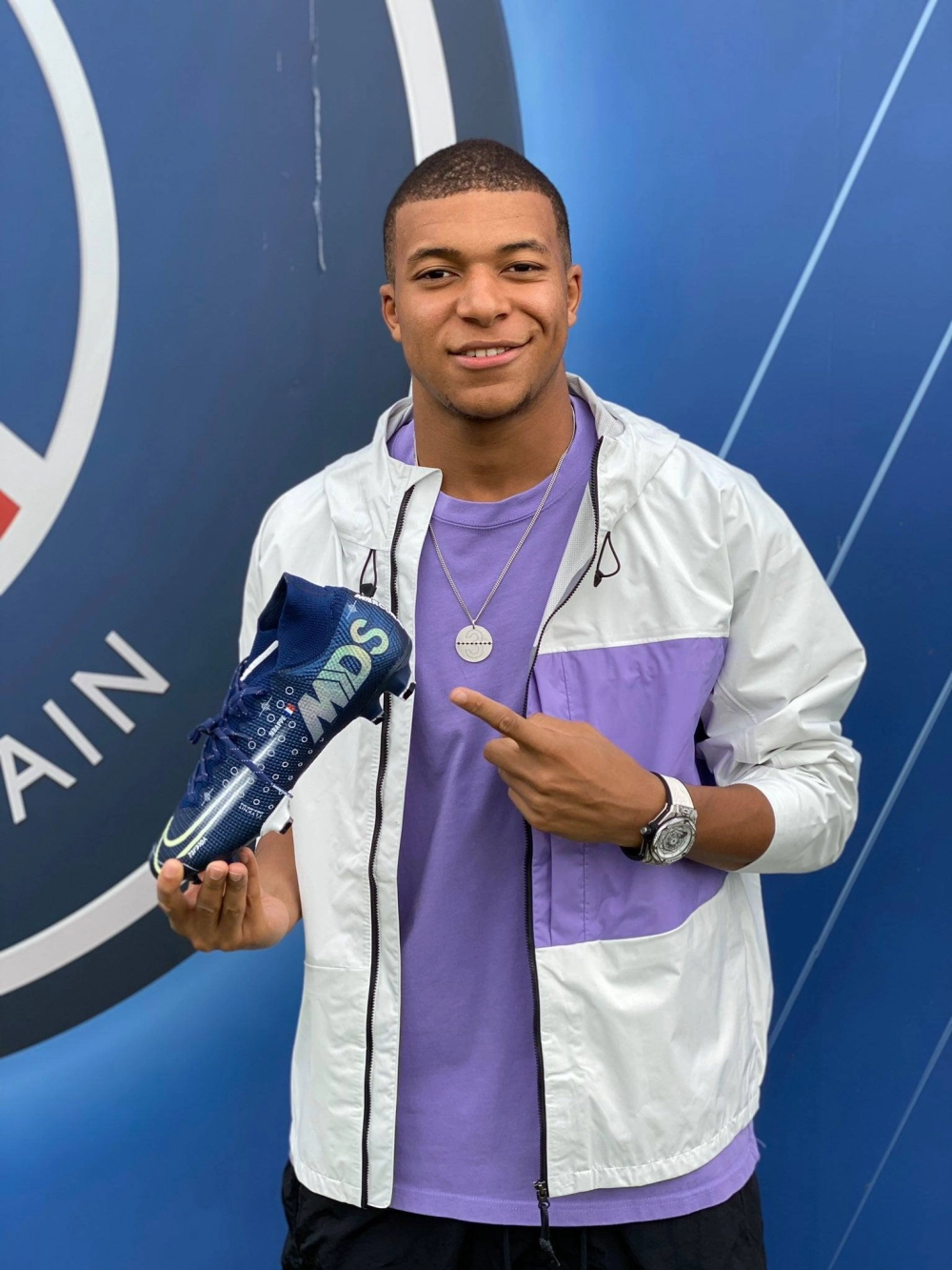 Estatísticas de kylian mbappé phản ánh thành tích nổi bật của anh.