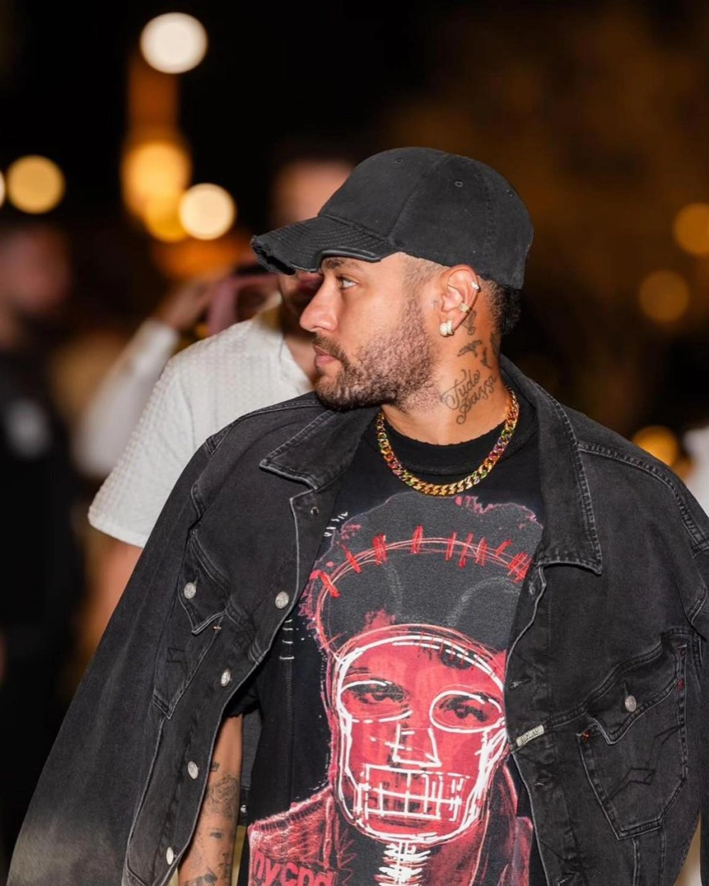 Neymar jr. là ngôi sao bóng đá nổi tiếng với lối chơi kỹ thuật.