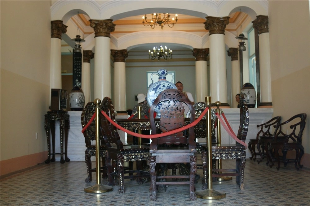 Lịch sử nhà công tử Bạc Liêu phản ánh lối sống thời xưa.