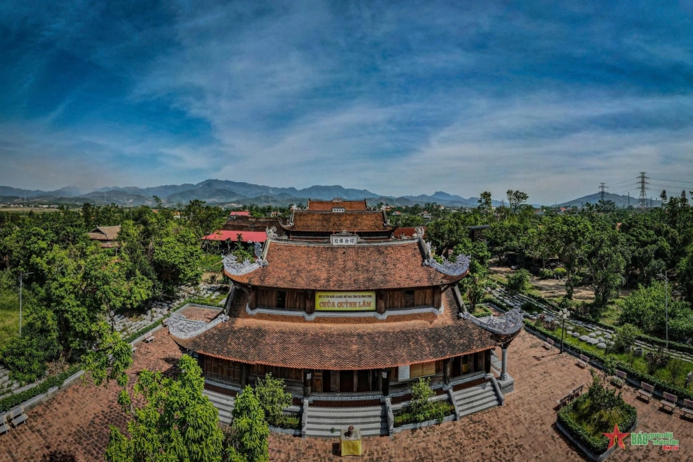 Nhà Trần Đông Triều Quảng Ninh là điểm đến lịch sử nổi bật.