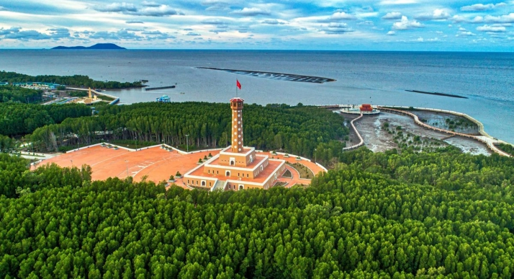 Du lịch vườn quốc gia Mũi Cà Mau hấp dẫn du khách yêu sinh thái.