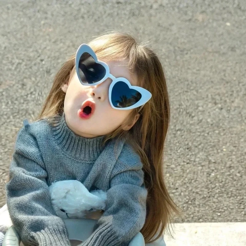 Tổng hợp avt em bé cute hot trend mạng xã hội