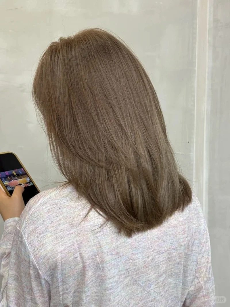 Sang chảnh hơn với tóc nâu khói trầm sang chảnh