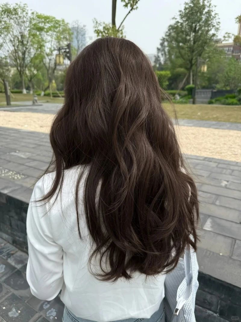 Dịu dàng với tóc nâu socola tự nhiên chuẩn Hàn