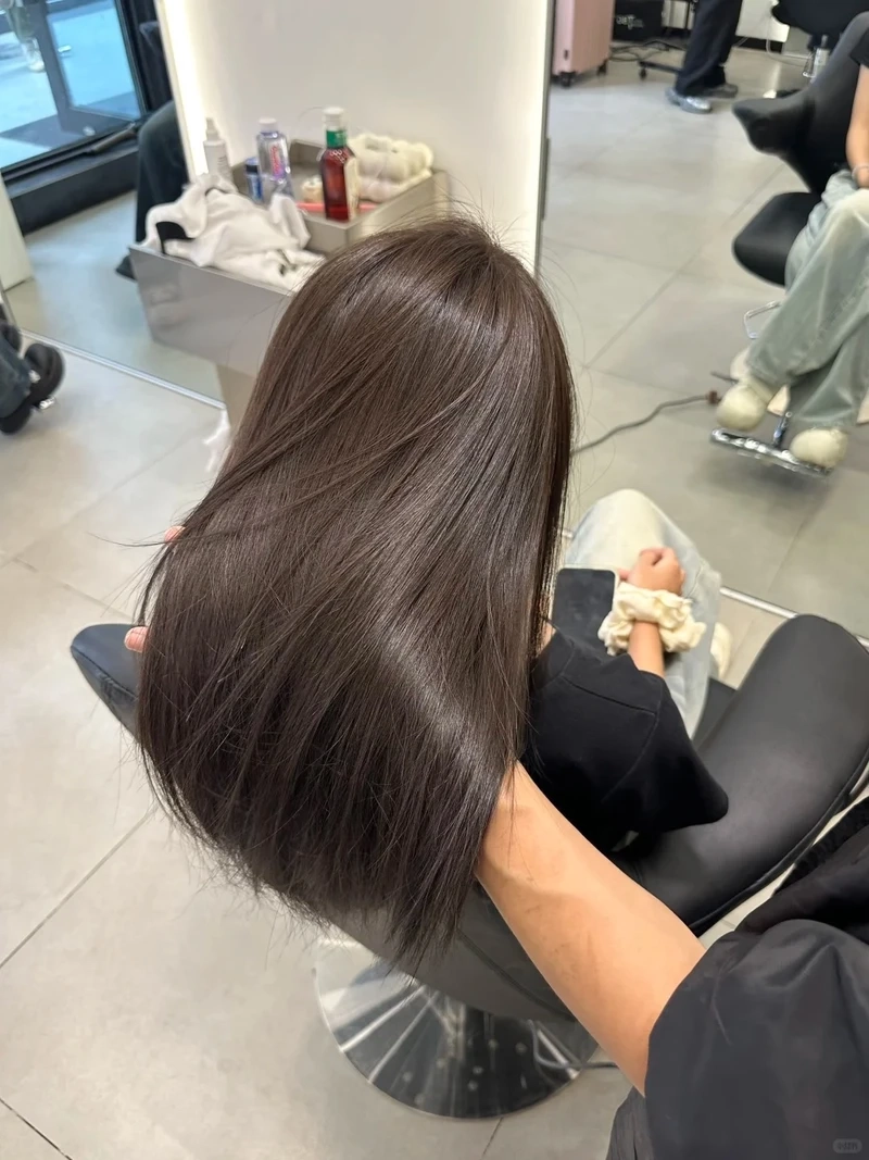 Sang trọng hơn với tóc nâu socola sang trọng