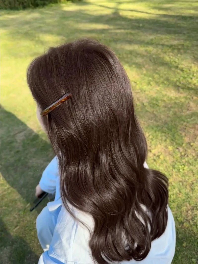 Hiện đại cùng tóc nâu socola hiện đại cực xinh