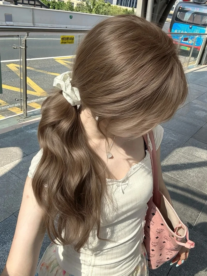 Trẻ trung hơn với tóc nâu tây sáng trẻ trung cực xinh