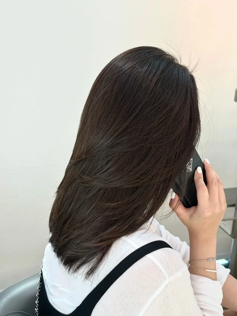 Hiện đại cùng tóc trà đen hiện đại cực xinh