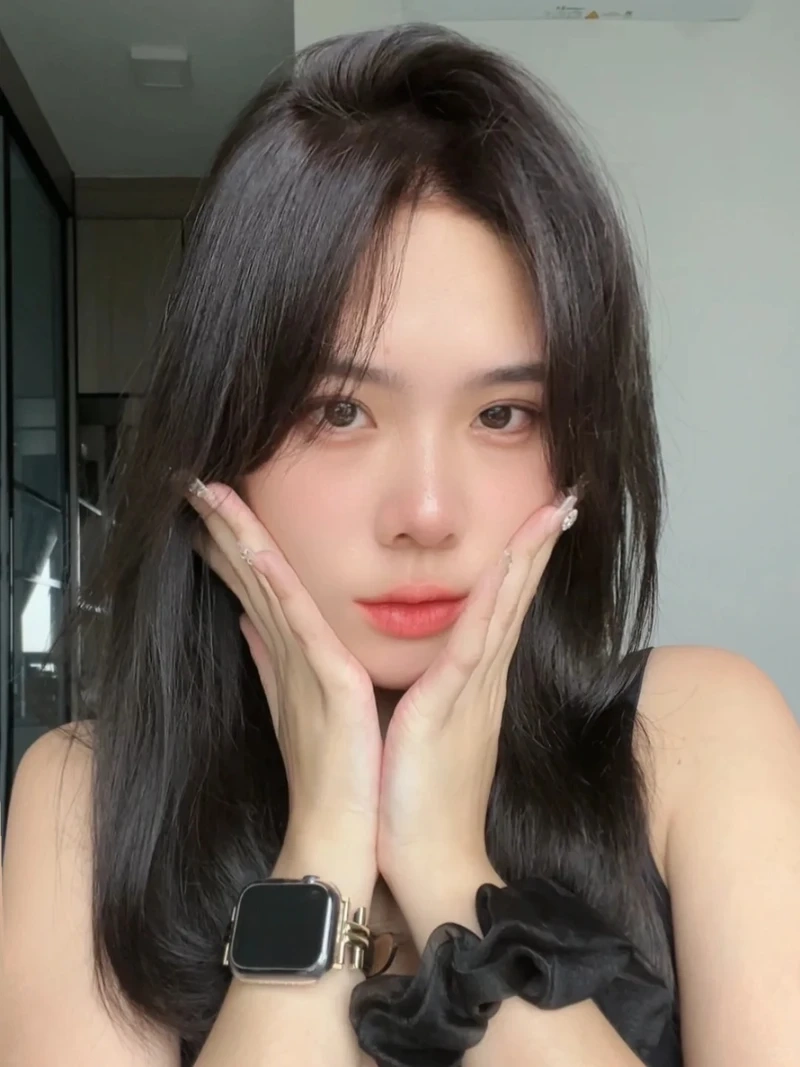 Bắt trend nhanh với tóc trà đen trendy